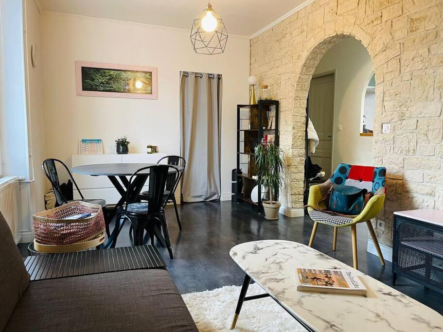 Chaleureux Appart, Proche De La Loire Avec Parking Apartment *
