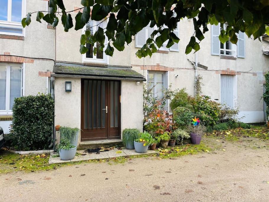 Chaleureux Appart, Proche De La Loire Avec Parking *